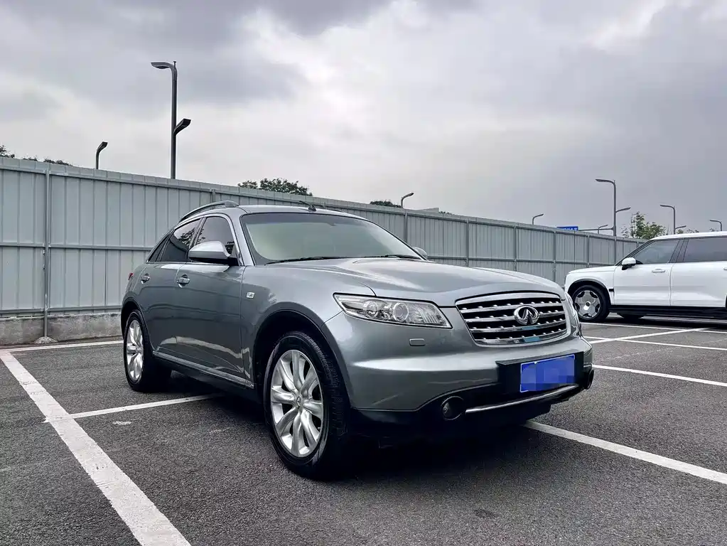 Infiniti FX — миниатюра 3