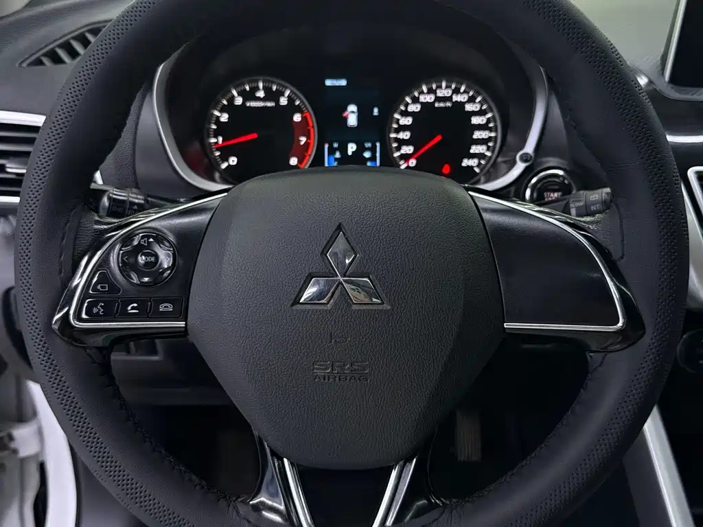 Mitsubishi Eclipse Cross — миниатюра 22