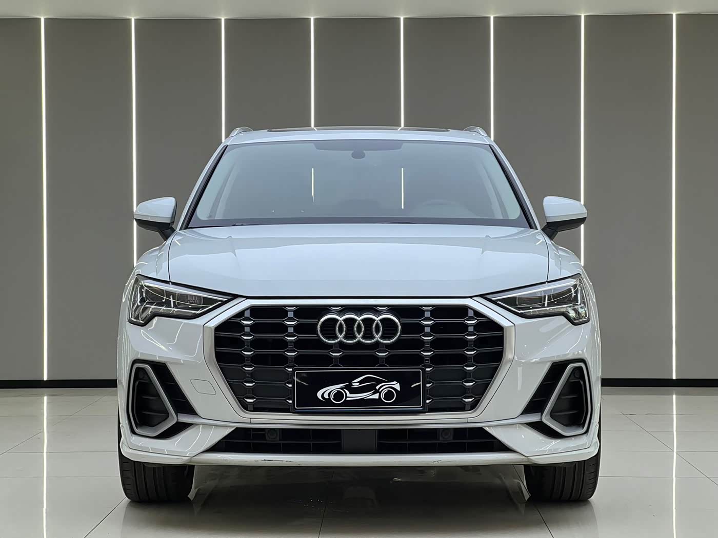 Audi Q3 1.4 л 2022 г. Белый, пробег 39000 км