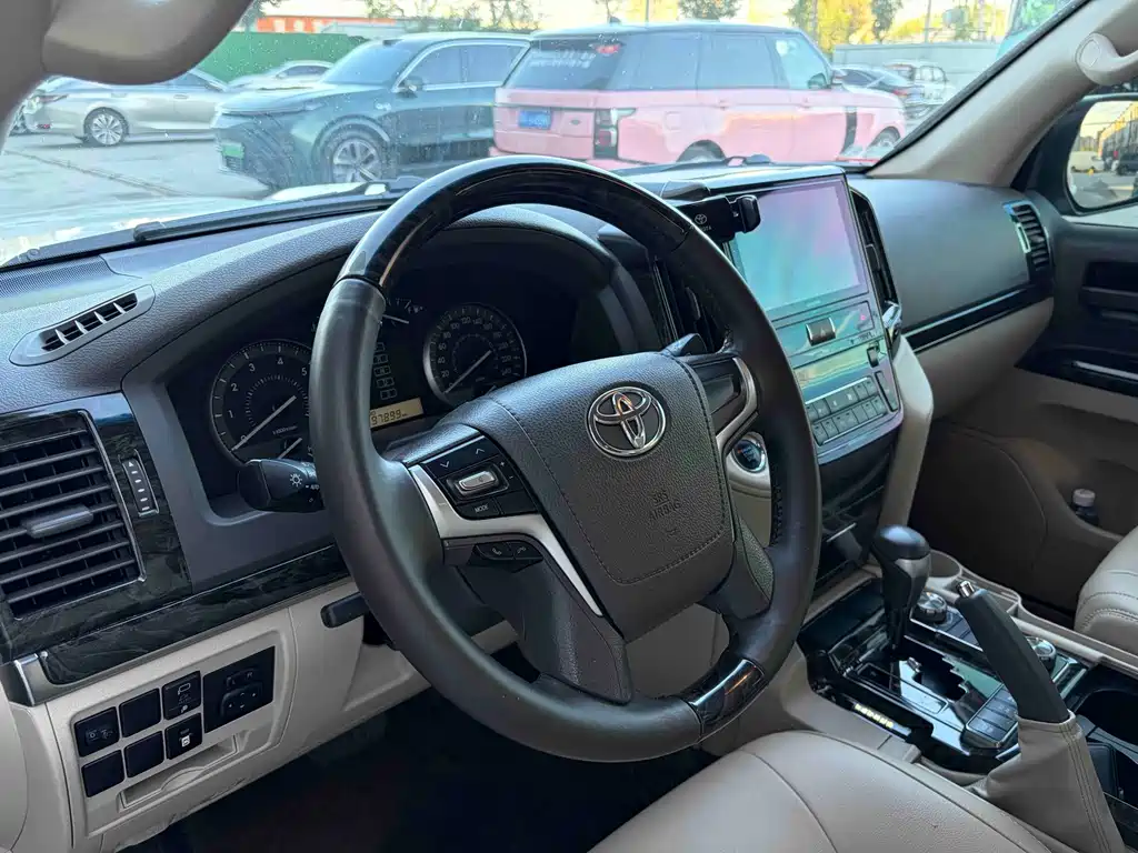 Toyota Land Cruiser — миниатюра 4