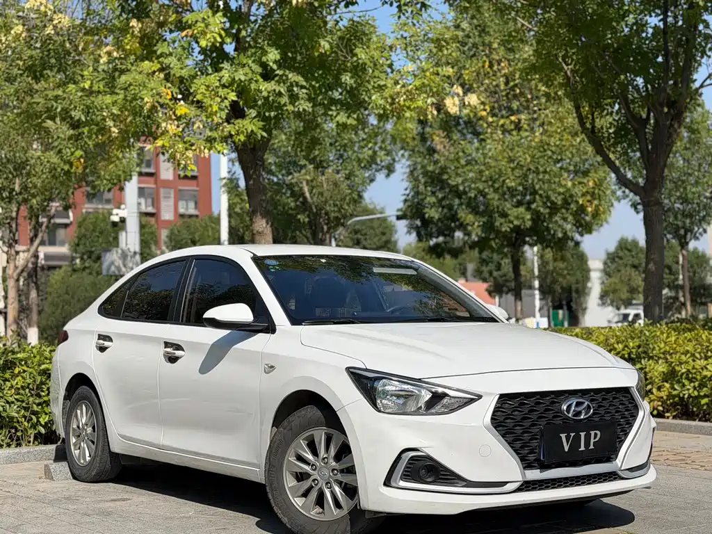 Hyundai Elantra — миниатюра 3