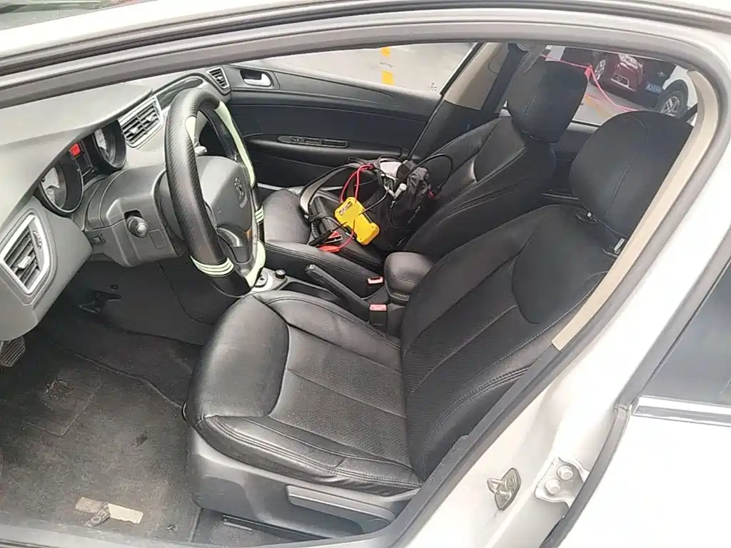 Peugeot 308 — миниатюра 15
