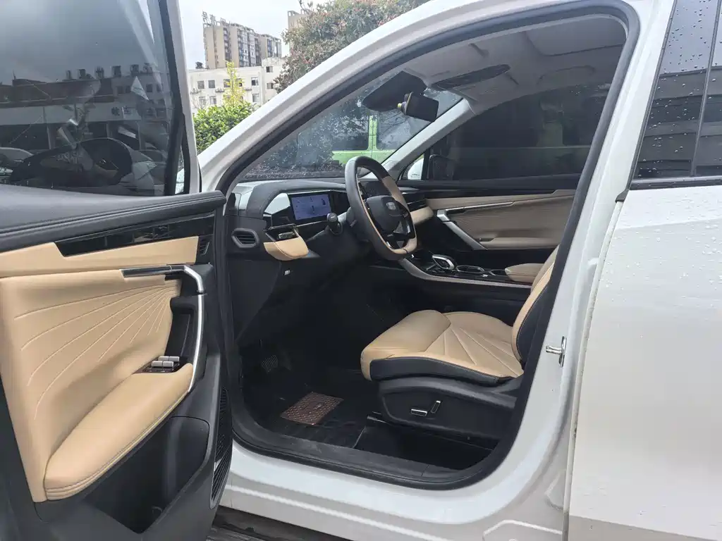 Geely Boyue L — миниатюра 9