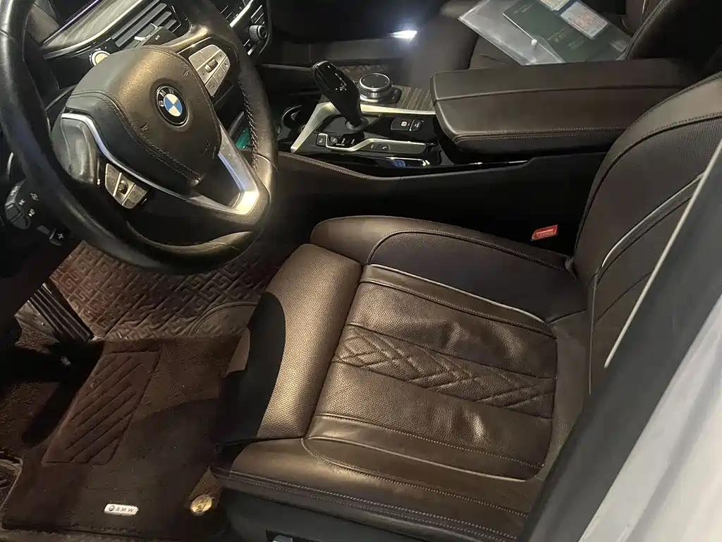 BMW 5 Series New Energy — миниатюра 5