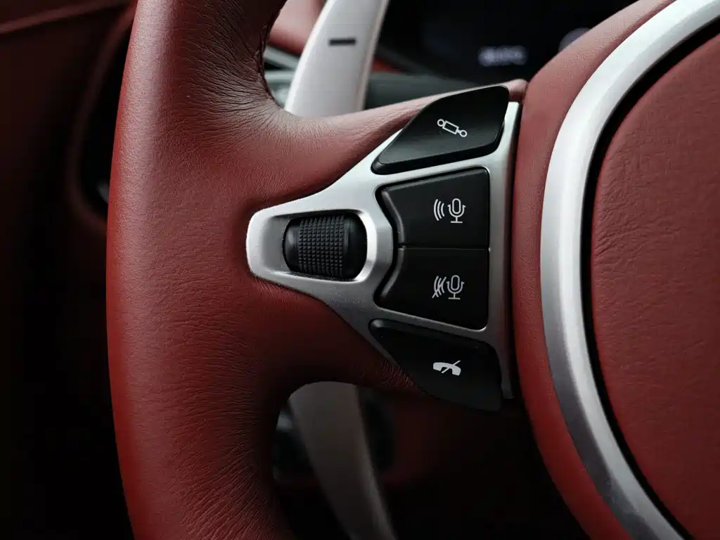 Aston Martin V8 Vantage — миниатюра 15