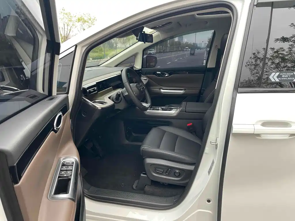 GAC TRUMPCHI E8 NEW ENERGY