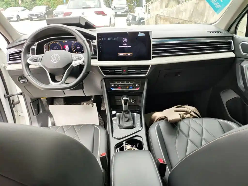 Volkswagen Tiguan L — миниатюра 10