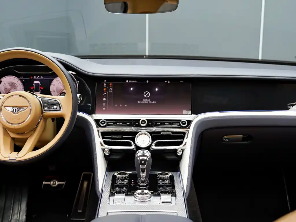 Bentley Flying Spur PHEV — миниатюра 19