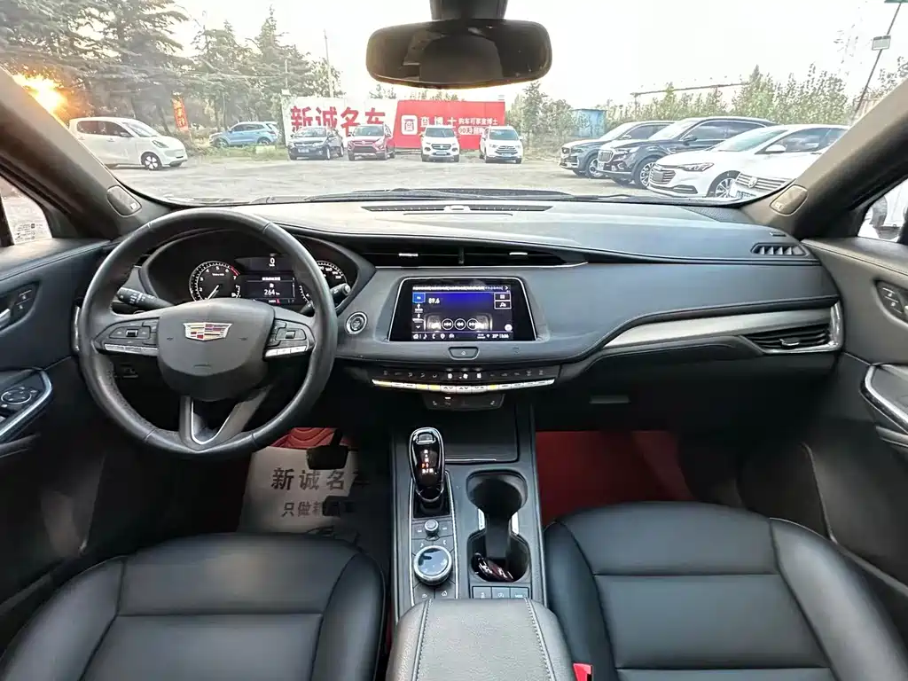 Cadillac XT4 — миниатюра 7