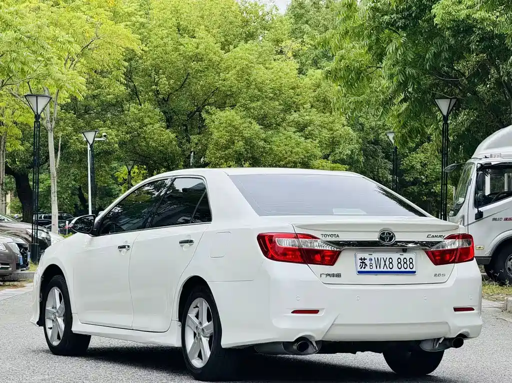 Toyota Camry — миниатюра 4