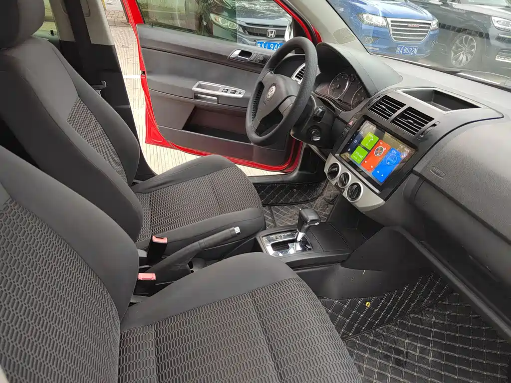 Volkswagen Polo — миниатюра 6