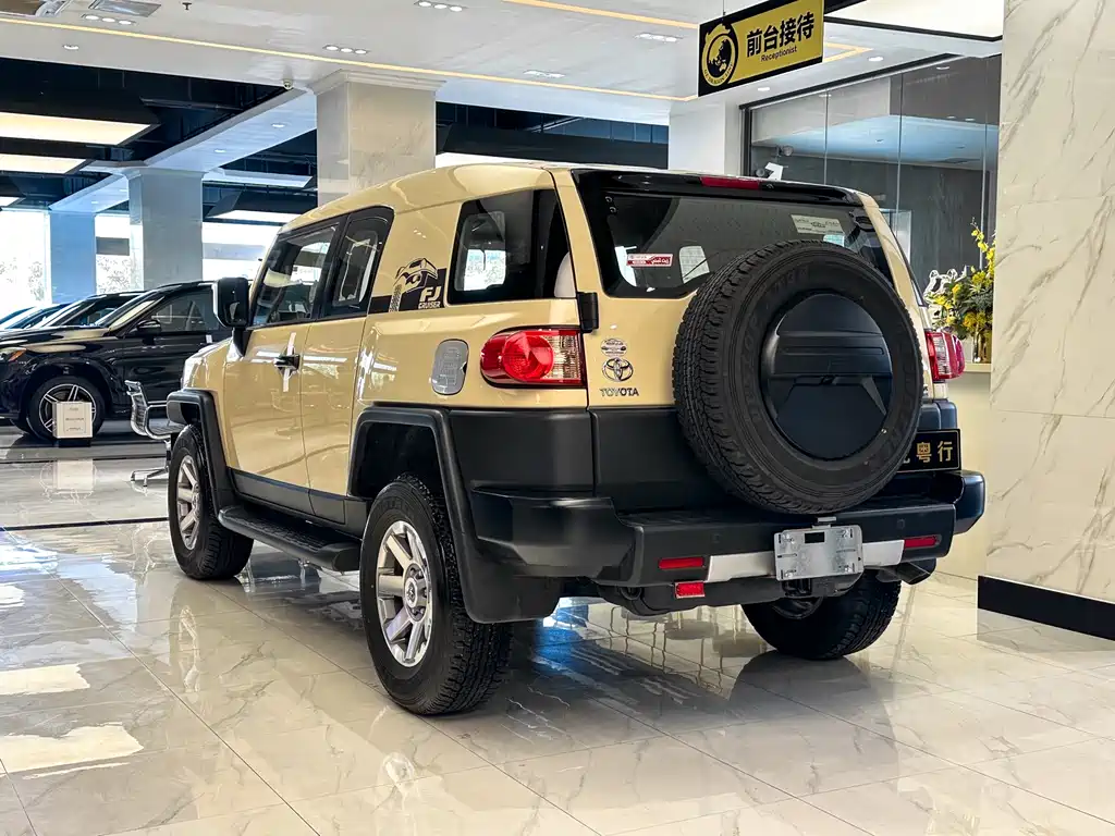 Toyota FJ Cruiser FJ 2023 4.0L AT