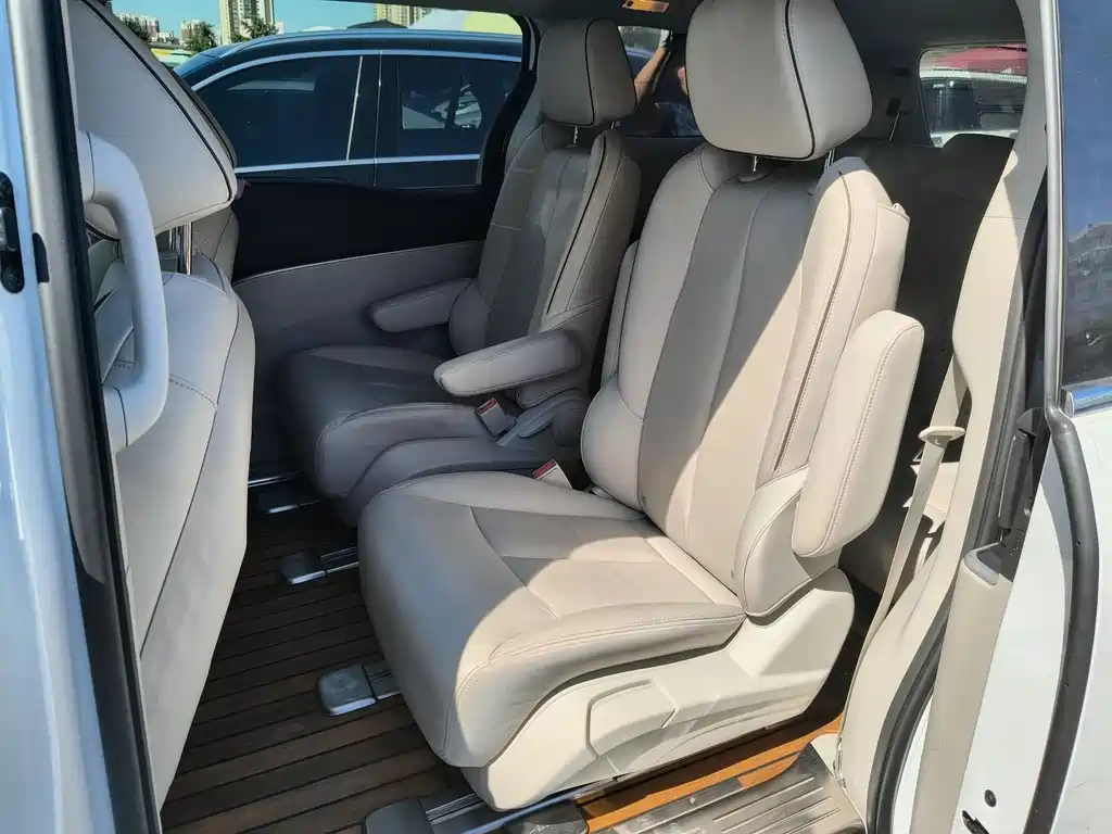 Buick GL8 — миниатюра 14