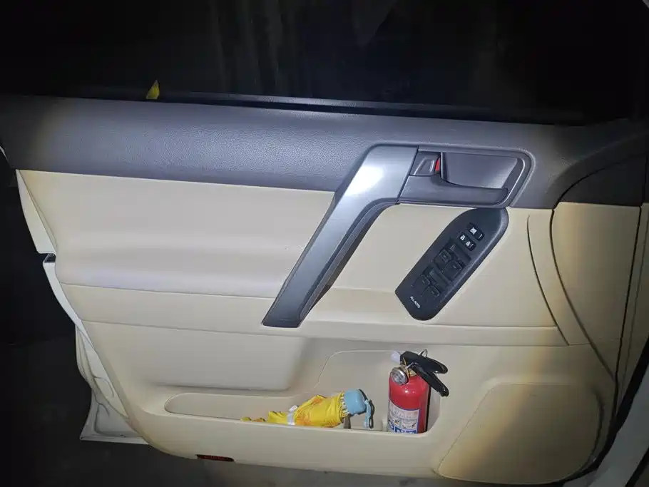 Toyota Land Cruiser Prado 2016 2.7L AT