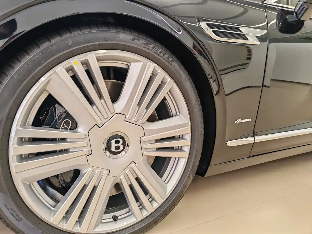 Bentley Flying Spur — миниатюра 12
