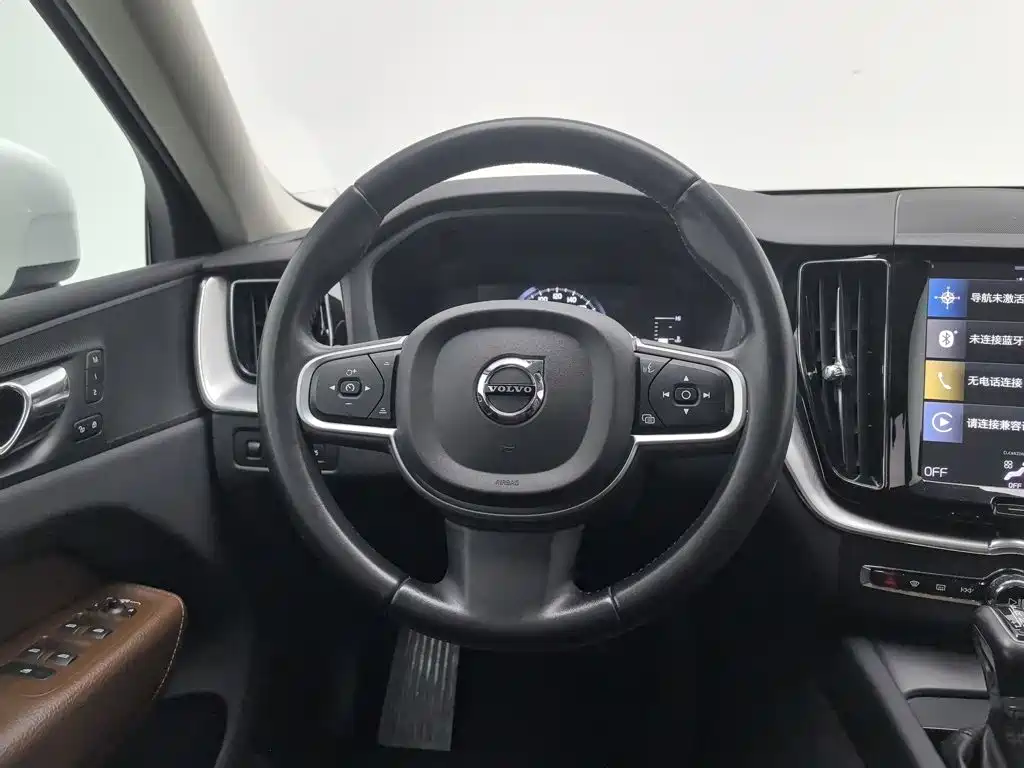 Volvo XC60 — миниатюра 11