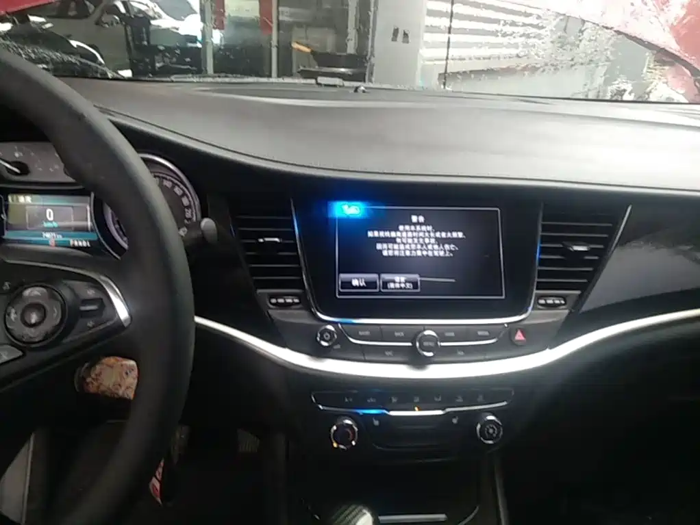 Buick Verano — миниатюра 13