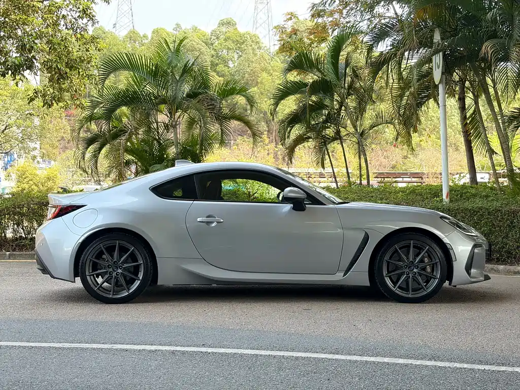 SUBARU BRZ