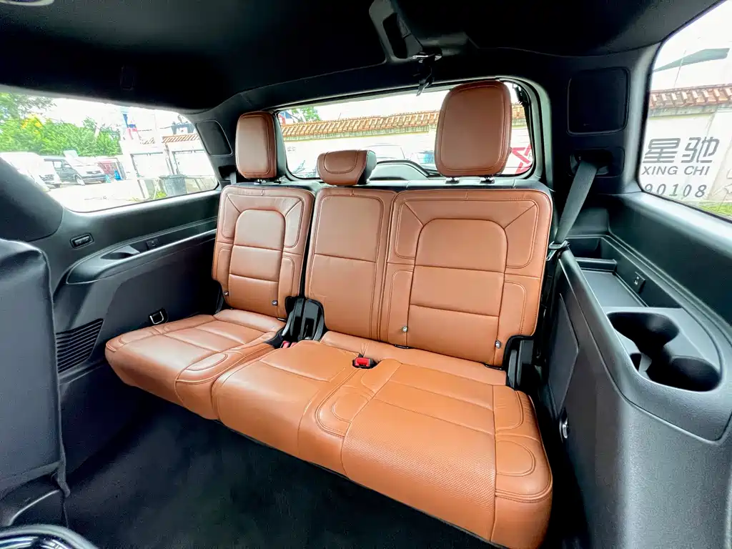 Lincoln Navigator — миниатюра 12