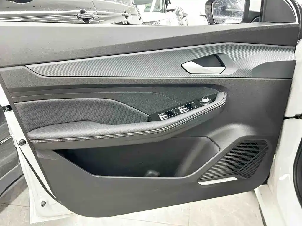 Geely Binrui — миниатюра 12