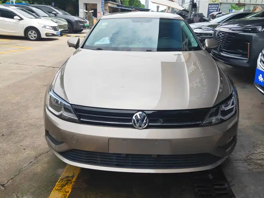 Volkswagen Lamando 2018 230TSI DSG