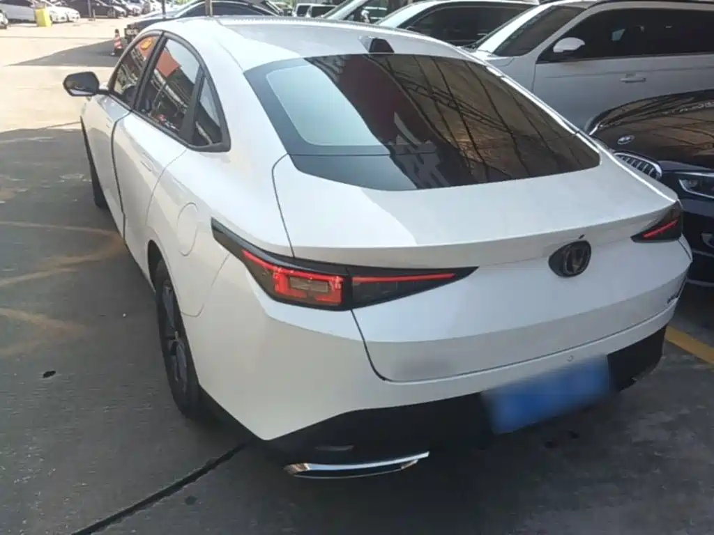 Changan Yida — миниатюра 5