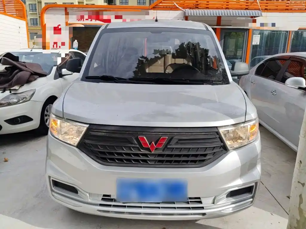 Wuling Hongguang V — миниатюра 3