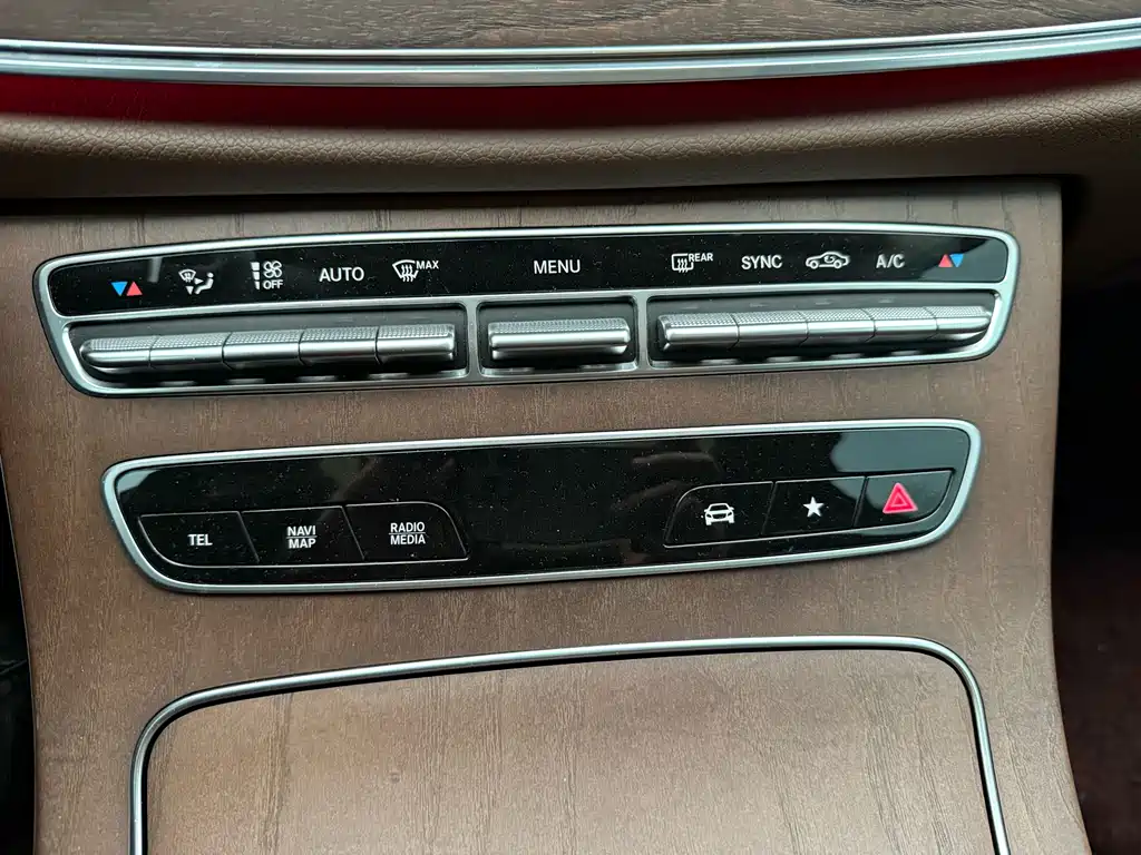 MERCEDES-BENZ E CLASS