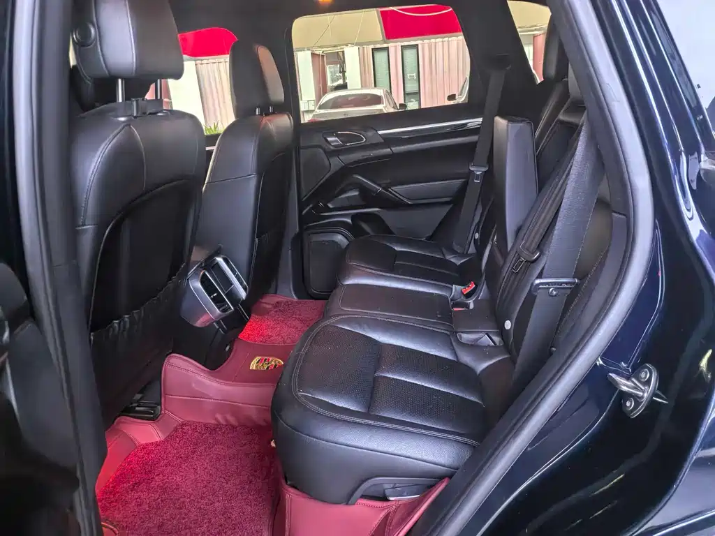 Porsche Cayenne — миниатюра 6