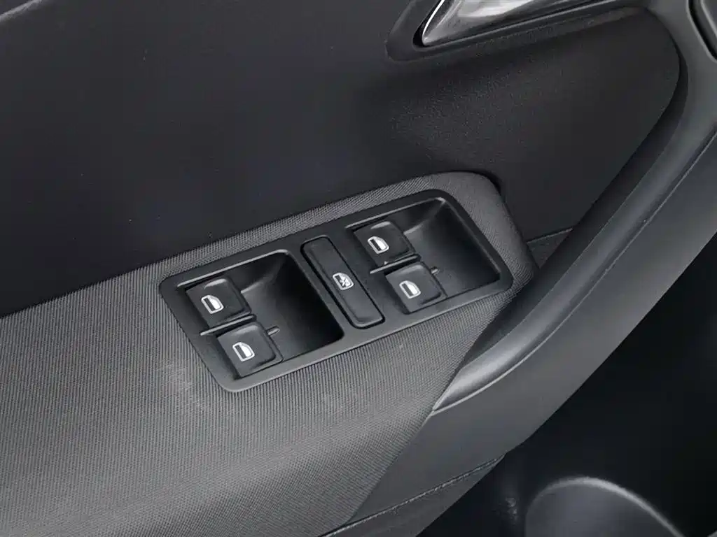 Volkswagen Polo 2018 1.5L MT