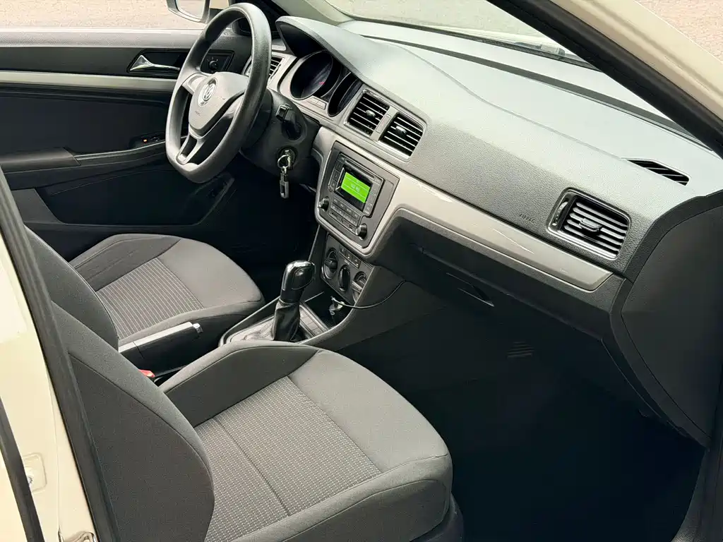 Volkswagen Lavida 2017 1.6L AT