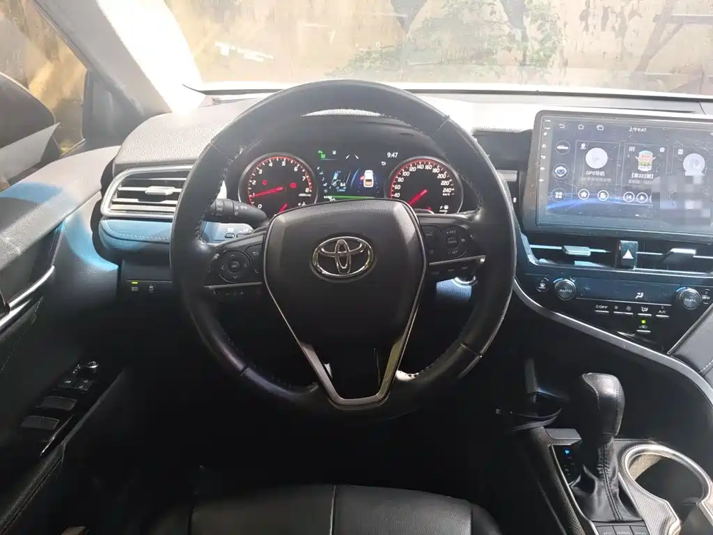 Toyota Camry — миниатюра 3