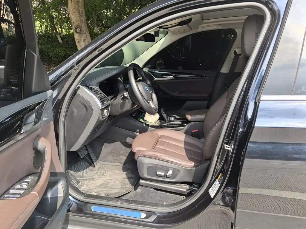 BMW iX3 — миниатюра 4