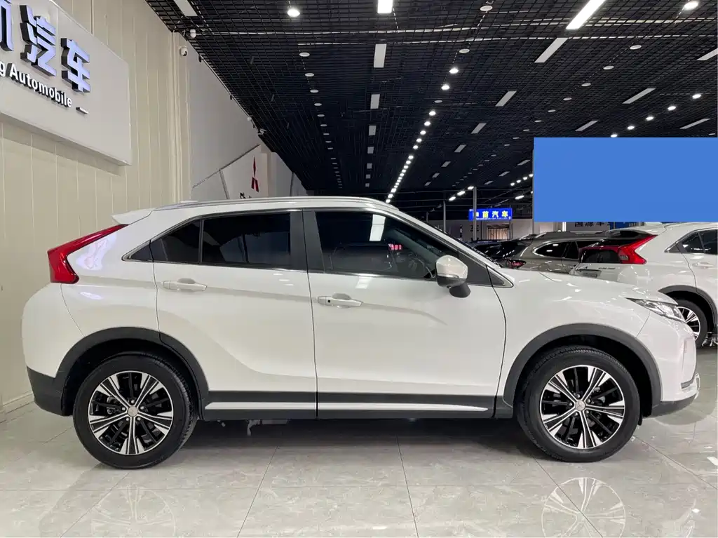 Mitsubishi Eclipse Cross — миниатюра 9