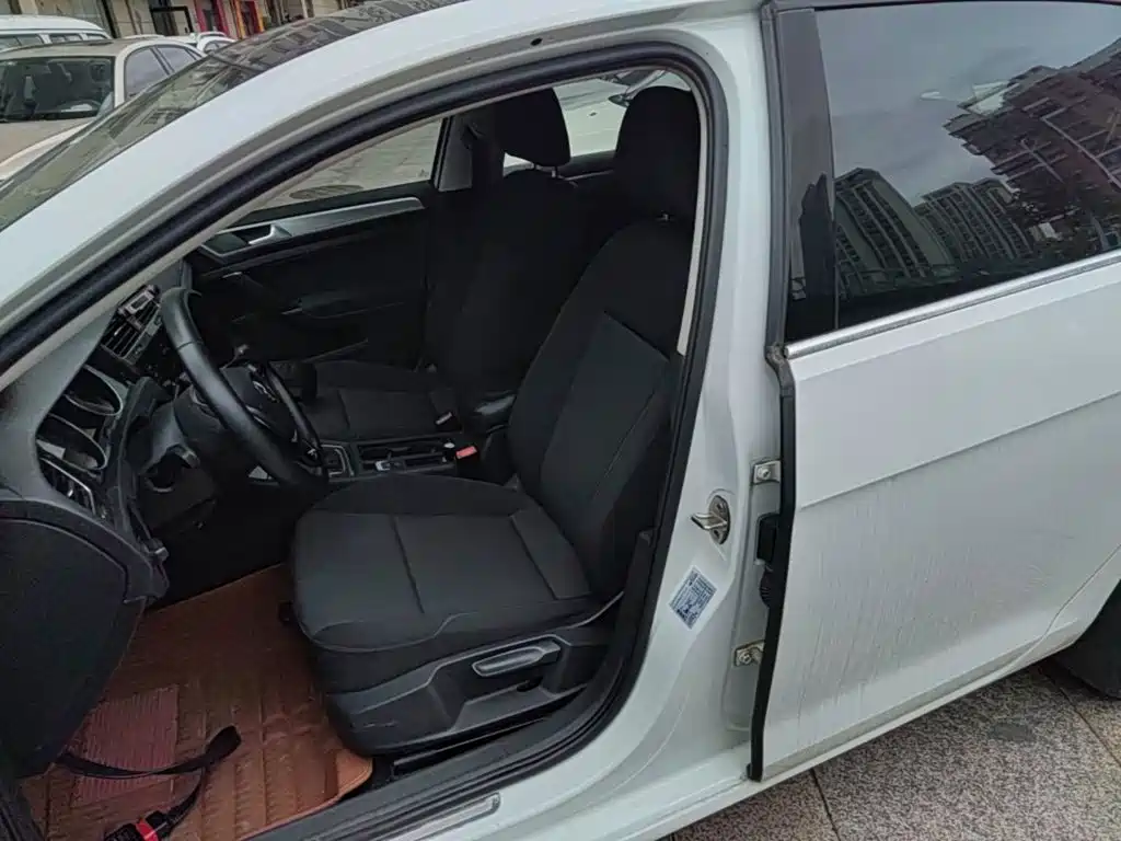 Volkswagen Golf — миниатюра 15