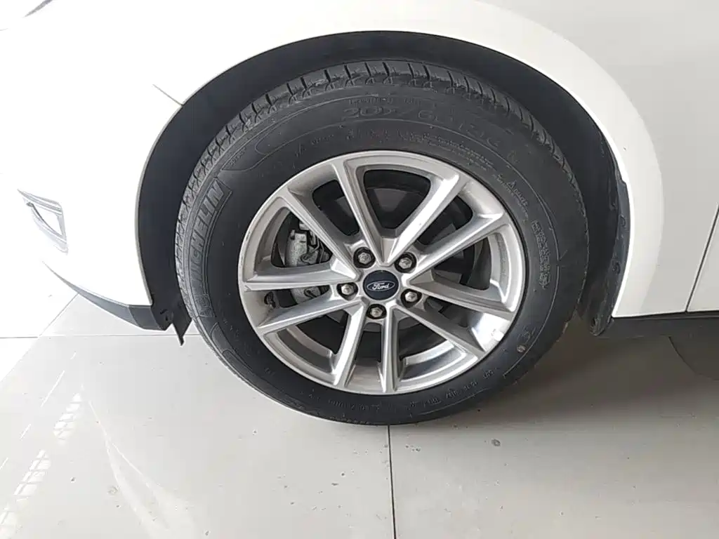 Ford Focus — миниатюра 23