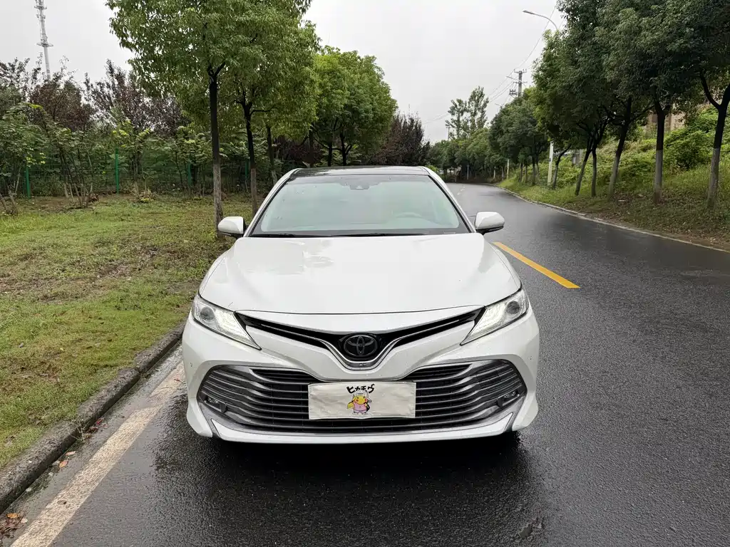 Toyota Camry — миниатюра 2
