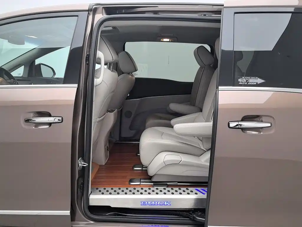 Buick GL8 — миниатюра 15
