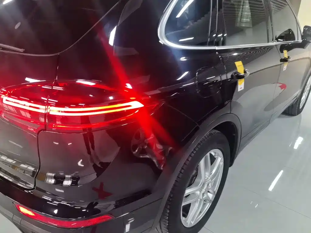 Porsche Cayenne — миниатюра 8