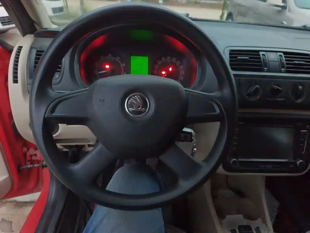 Skoda Fabia — миниатюра 11