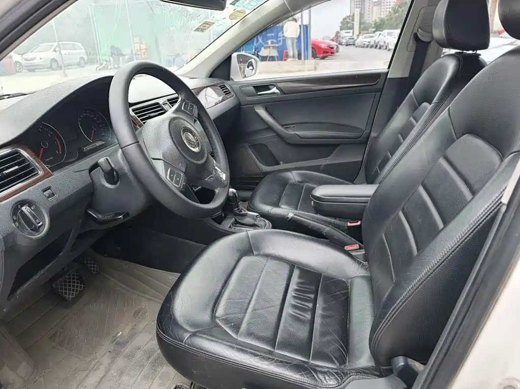 Volkswagen Santana — миниатюра 4