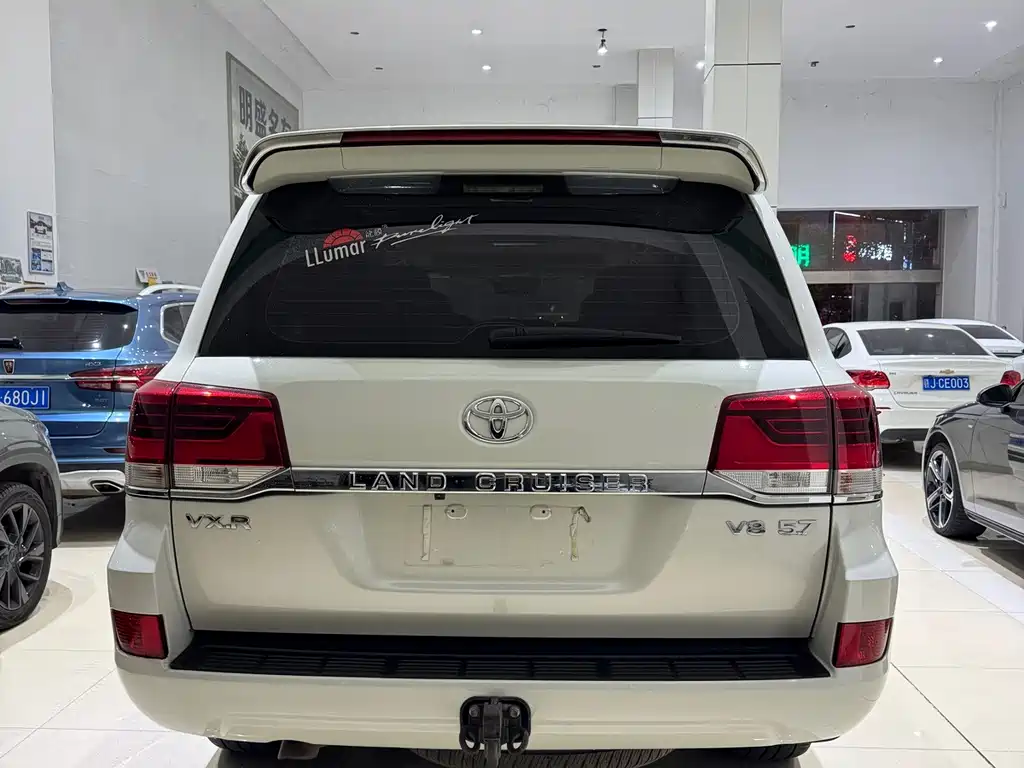 Toyota Land Cruiser — миниатюра 6