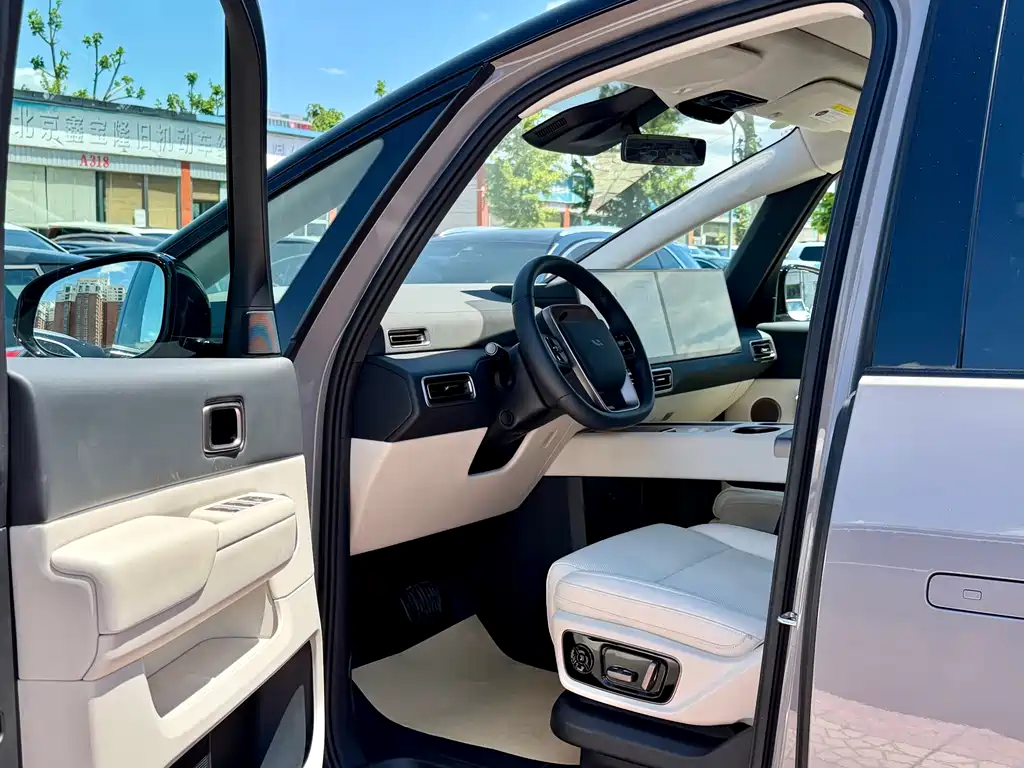 Li Auto MEGA 2025 Home