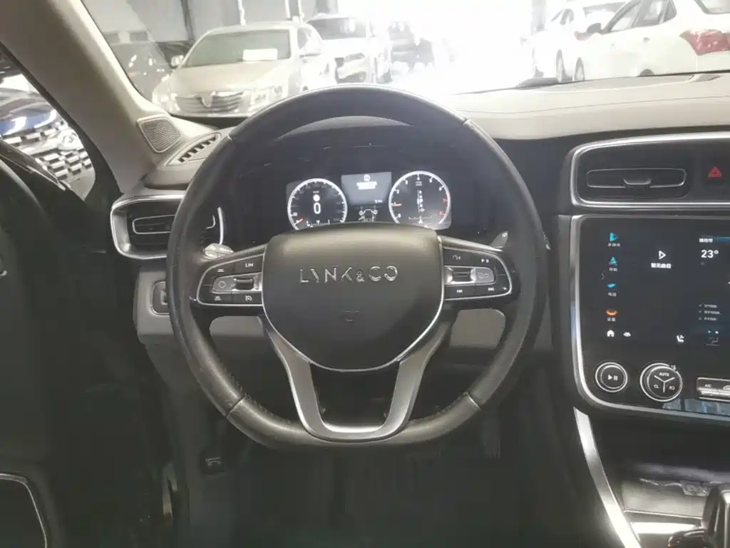 Lynk & Co 01 — миниатюра 11
