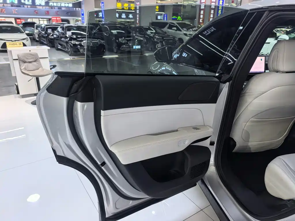 XPeng G6 — миниатюра 10