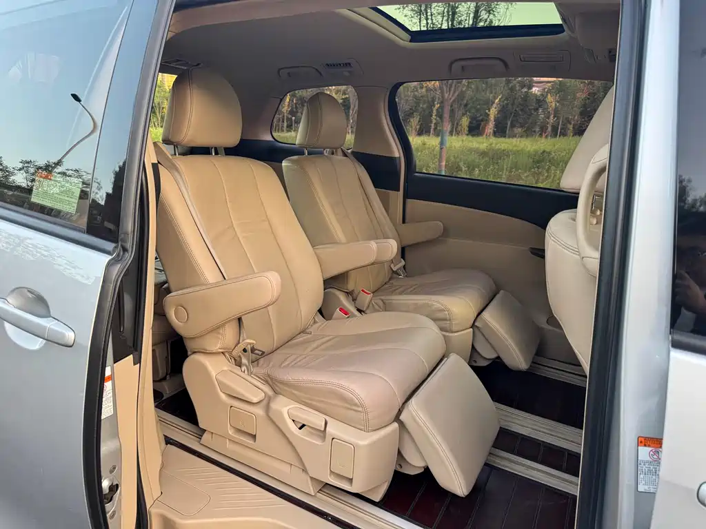 Toyota Previa — миниатюра 9