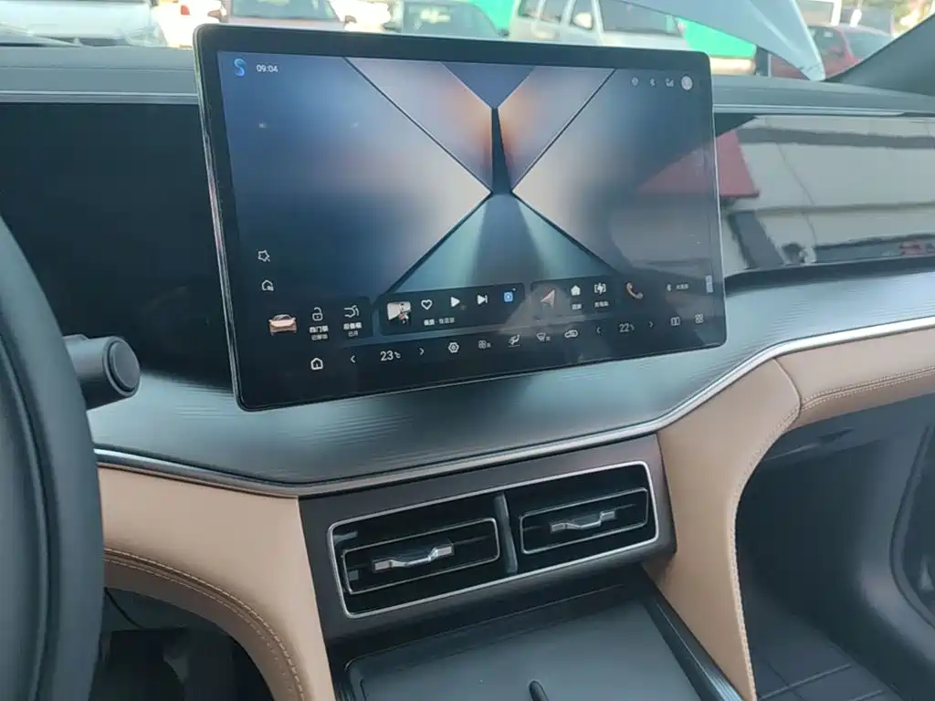 BYD L DM-i — миниатюра 13
