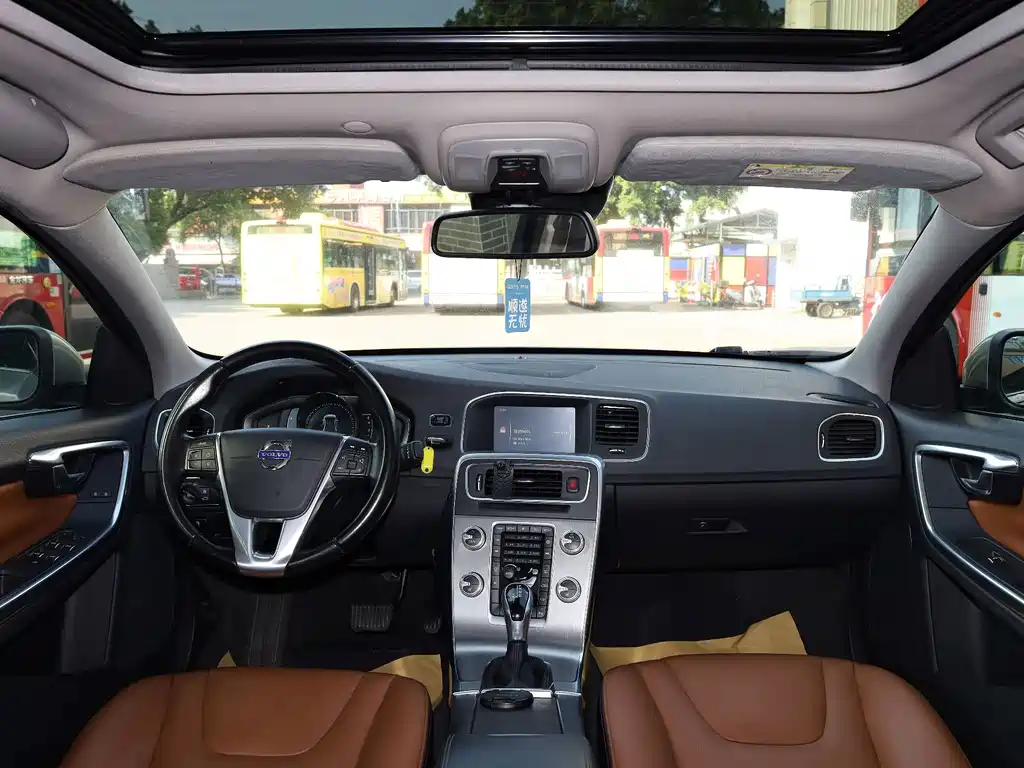 Volvo S60 — миниатюра 5