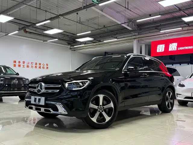 MERCEDES-BENZ GLC