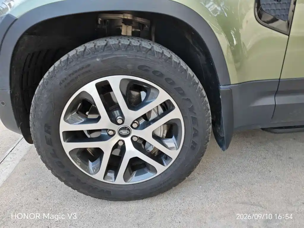 Land Rover Defender — миниатюра 2
